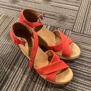 Strappy Wedge Red Canvas Toms